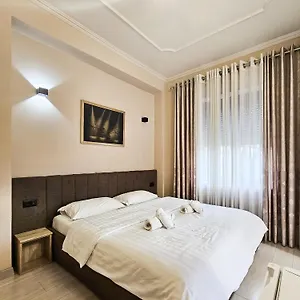 https://sunflower-junior-suite.hotels-in-tirana.com